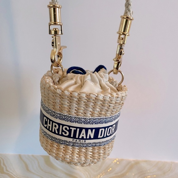 Sold✨ Authentic Christian Dior Mini Straw Bucket Bag - Picture 9 of 16